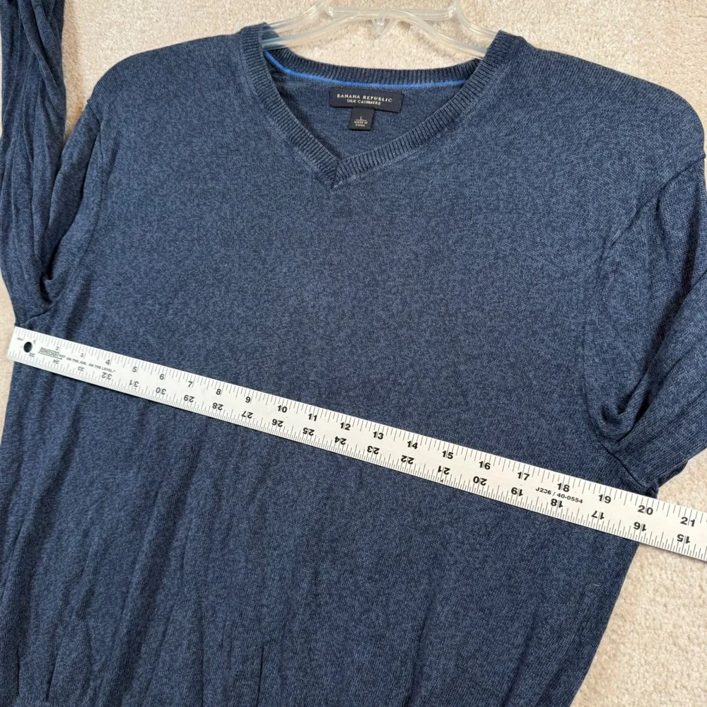 Banana Republic V-Neck Sweater Mens Large‎ Blue Silk Cashmere Blend Long Sleeve